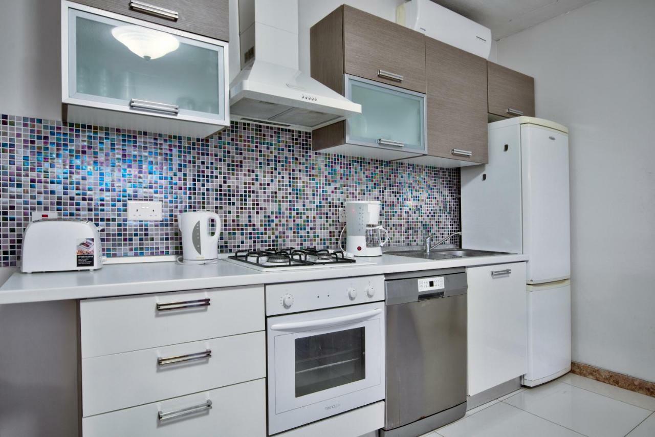 Spinola Court - Stunning Seaview Apartment & Penthouse On Spinola Bay By Shortletsmalta Saint Julian's Exterior foto
